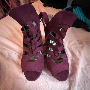 Dollhouse high heel wedges with strap back size 10